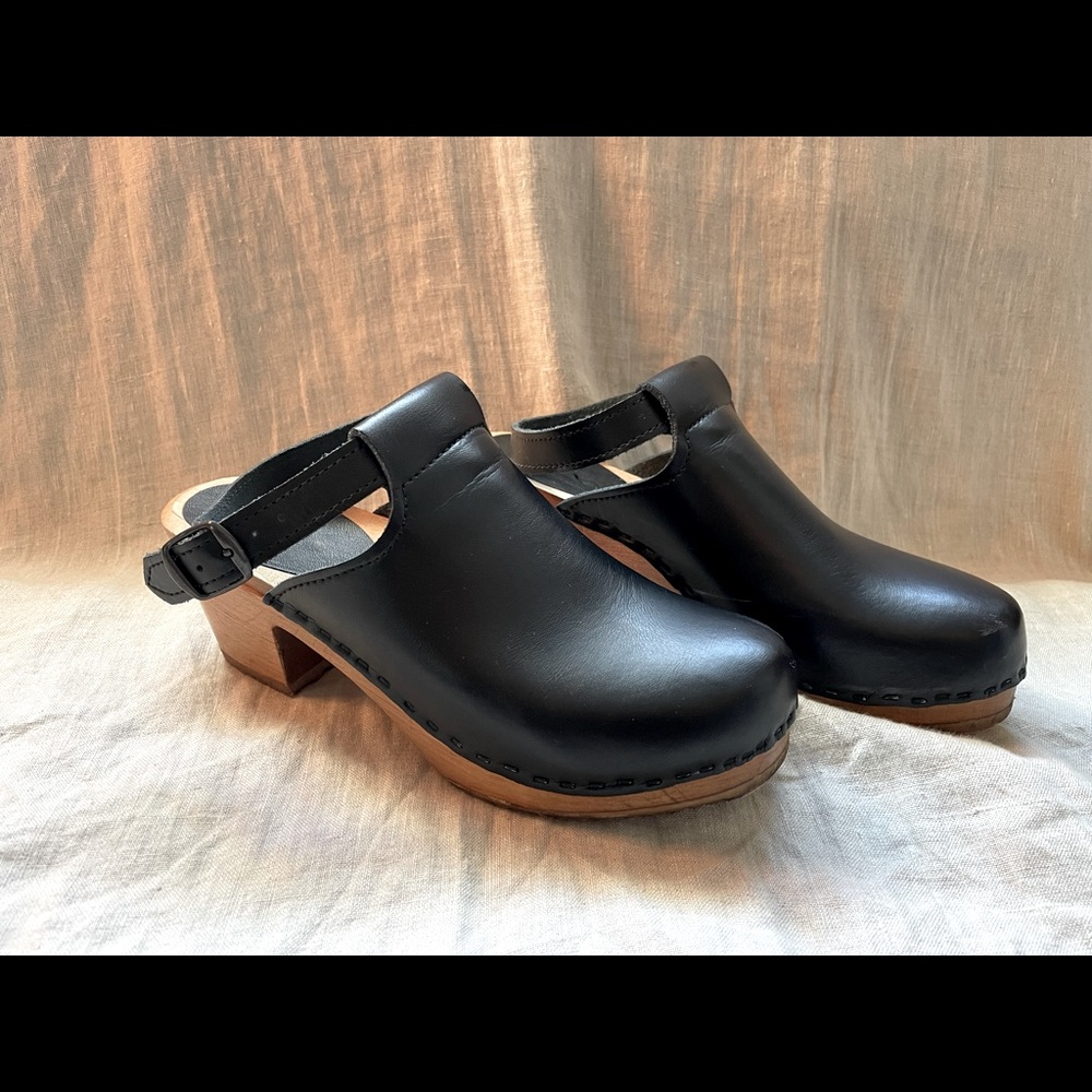 Leather Sven halter strap clogs